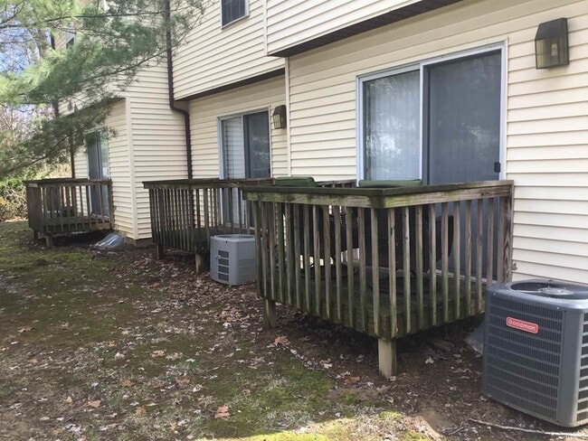 Building Photo - 2309 S Burberry Ln