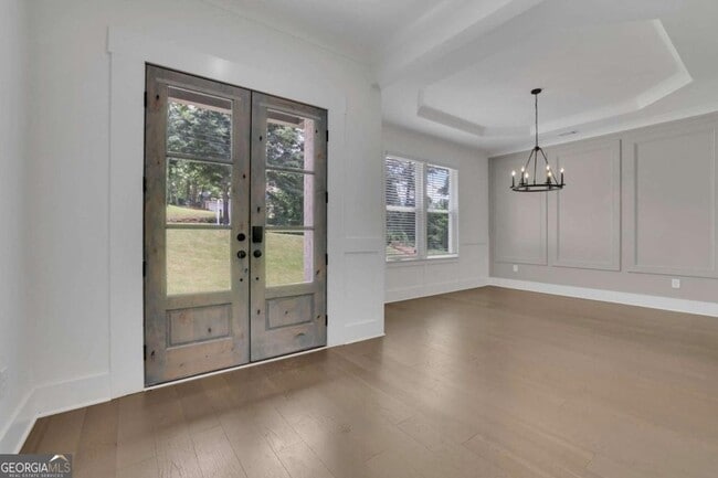 Building Photo - 6181 Shoreland Cir