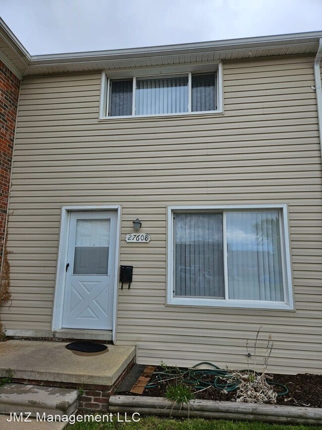 Primary Photo - 2 br, 1.5 bath House - 27608 Evelyn