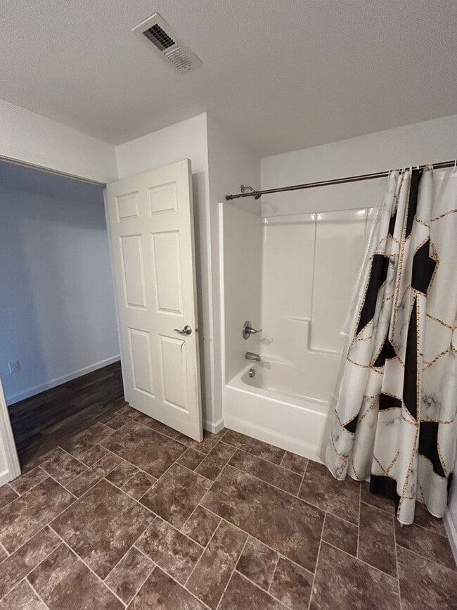 Building Photo - 11 Mullin St