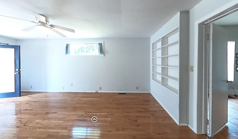 Living Room - 4224 South Washington Street
