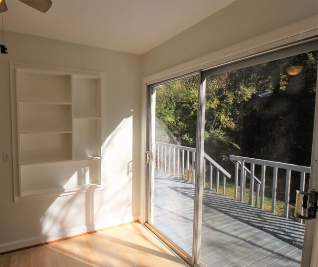 Building Photo - Black Mountain Bungalow minutes from Lake Tomahawk!