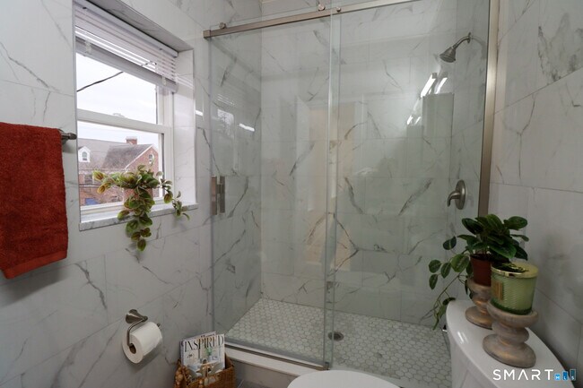 Building Photo - 55 Channing St