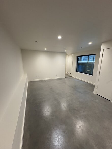 Building Photo - 46 Jasper Pl
