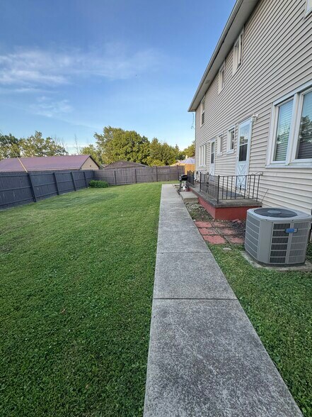 Building Photo - 3656 Sowles Rd