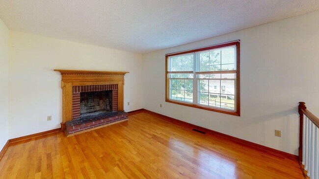 Building Photo - 975 Murray Ln