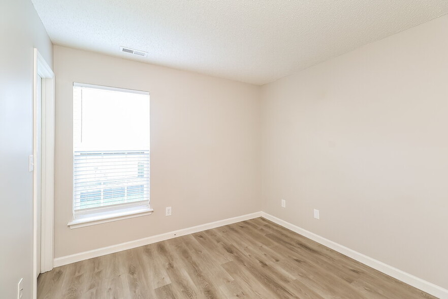 Building Photo - 5227 Moonlight Trail SW