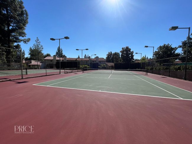 Building Photo - 3 Bedroom Condo in Rancho Cucamonga