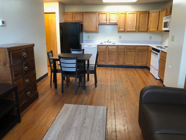 616 W. College - Westside Village Apartments