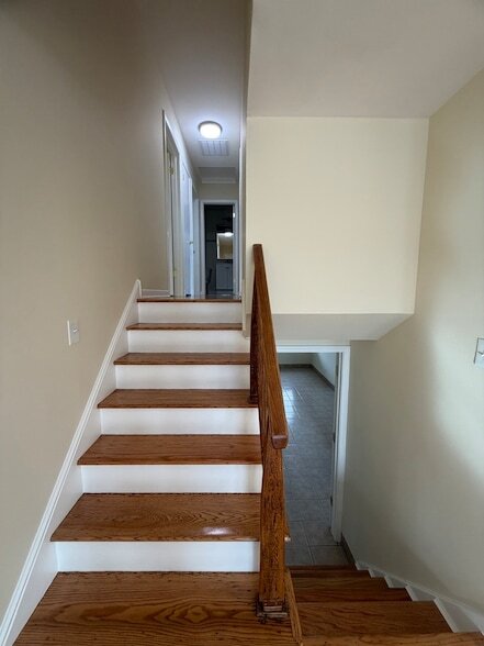 Building Photo - 3837 Emerson Dr