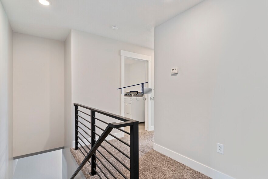 Building Photo - 6471 S Aspen Ln