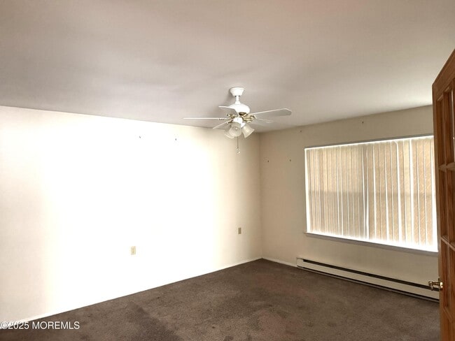Building Photo - 561B Malvern Ct