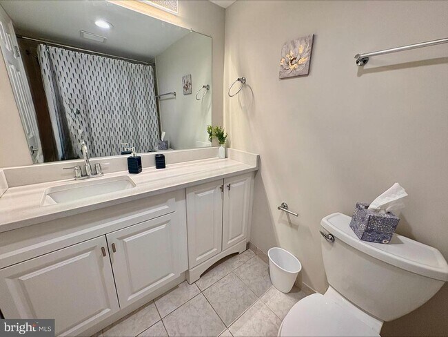 Building Photo - 9 Silverwood Cir