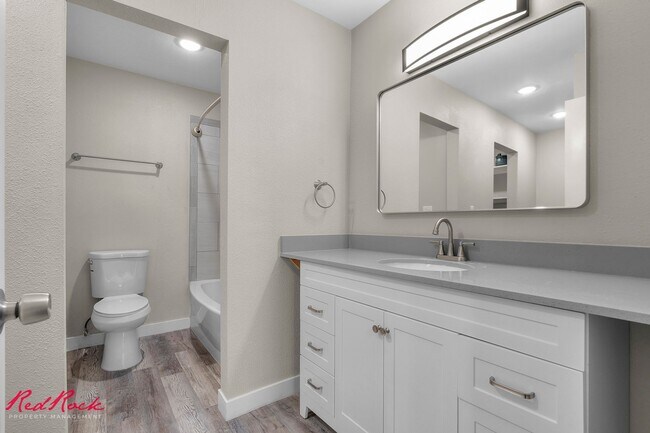 Building Photo - 2 Bedroom Condo in the Heart of St. George!