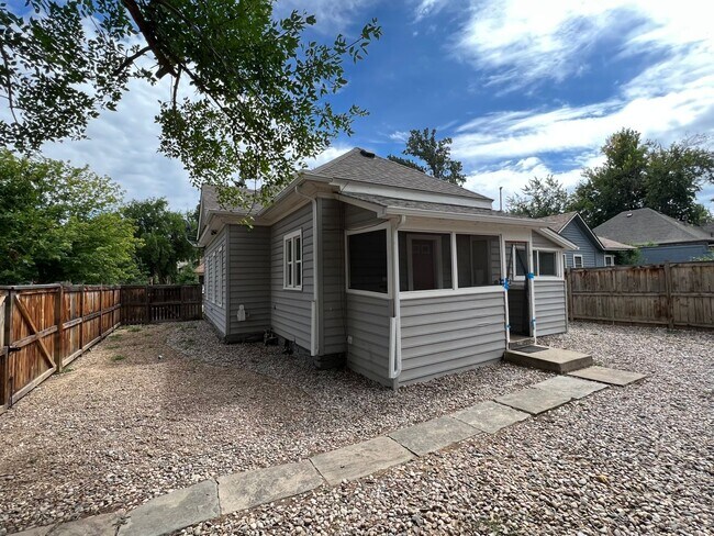 Building Photo - Corner-Lot Bungalow Close to Old Town Fort Collins!