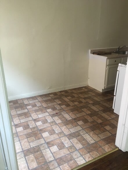 Building Photo - 545 S Hobart Blvd