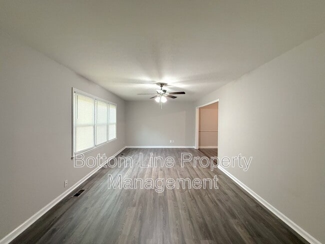 Building Photo - 3315 Wiseman Dr