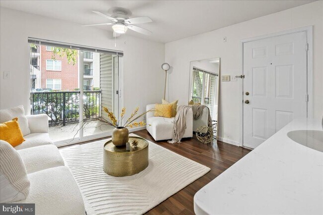 Building Photo - 3303 Wyndham Cir