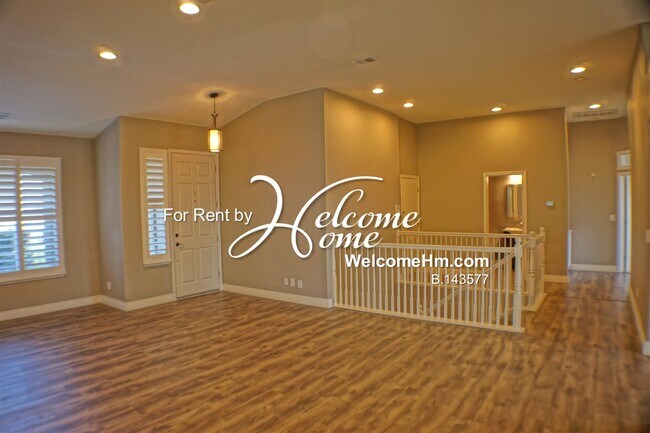 Building Photo - 4742 Village Green Pkwy