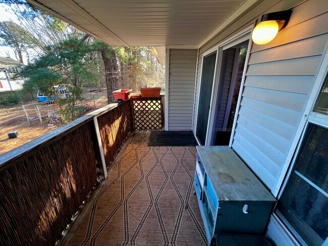 Building Photo - 2 bedroom 2 bathroom condo blocks from the Virginia Beach Oceanfront.