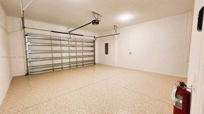 Building Photo - 5243 Rivo Alto Cir