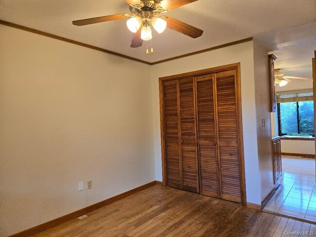 Building Photo - 731 Panorama Dr