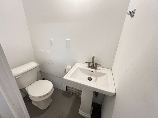 Building Photo - Pet Friendly, Remodeled Home in North Myrt...