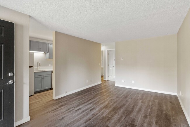 Building Photo - Canyon Ridge Apartment