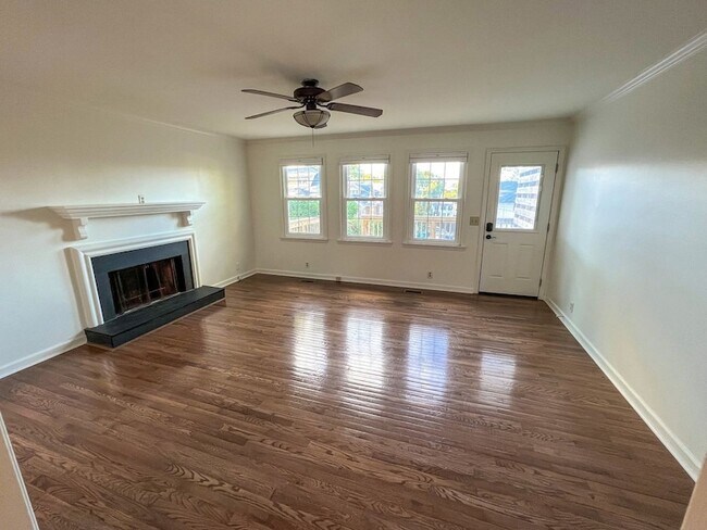 Building Photo - 1716 Linden Ave