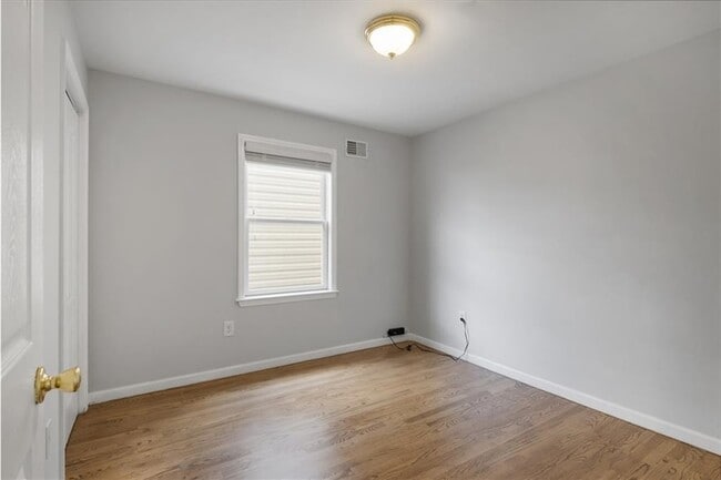 Building Photo - 150 Congress St