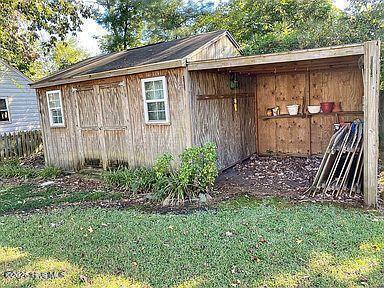 Building Photo - 1054 Pine Dr