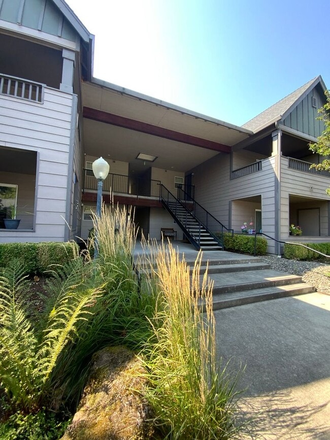 Building Photo - Holiday Move-in Special! Modern 2B, 2Ba Condo in Exclusive Gated Community!