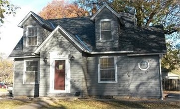 Building Photo - 904 E 17th St