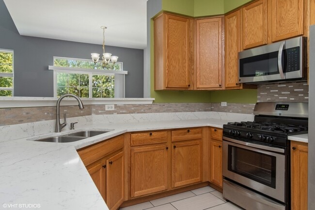 Building Photo - 217 S Alder Creek Dr