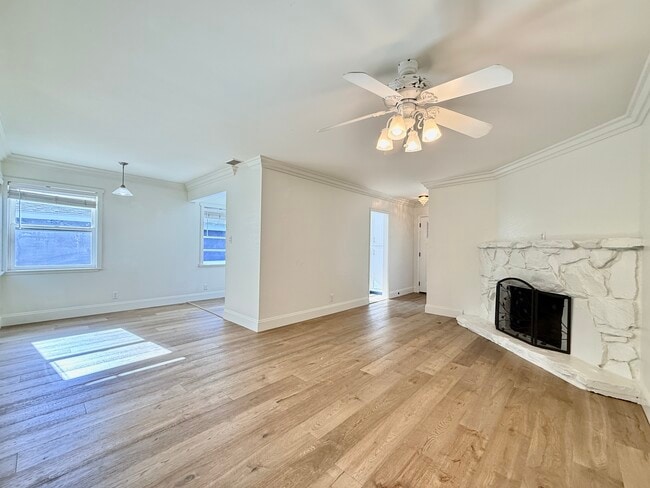 Building Photo - 4832 Maureen Ln