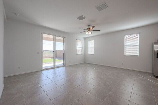 Building Photo - Alamar Living, 4 Bed, 3 Bath Rental!