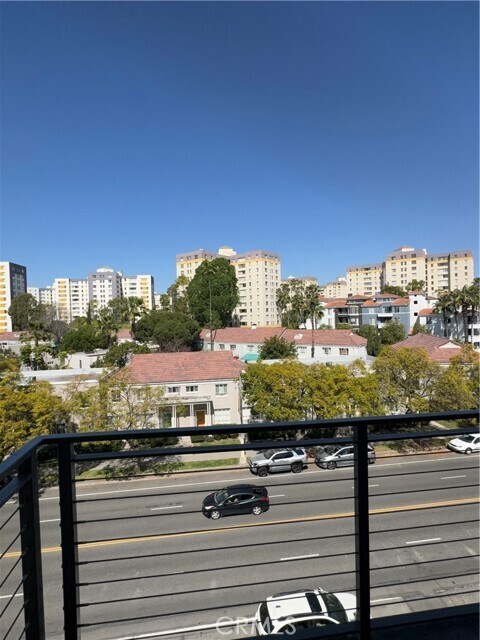 Building Photo - 600 Ridgeley Dr