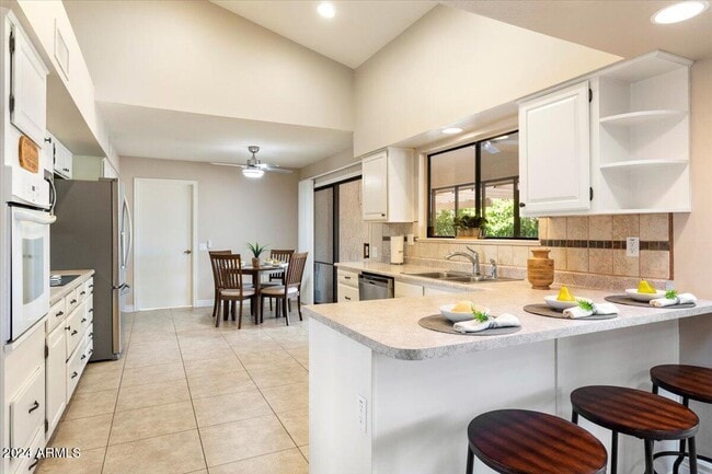 Building Photo - 12318 W Fieldstone Dr