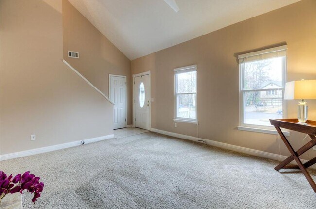 Building Photo - 420 Poplar Glen Ct