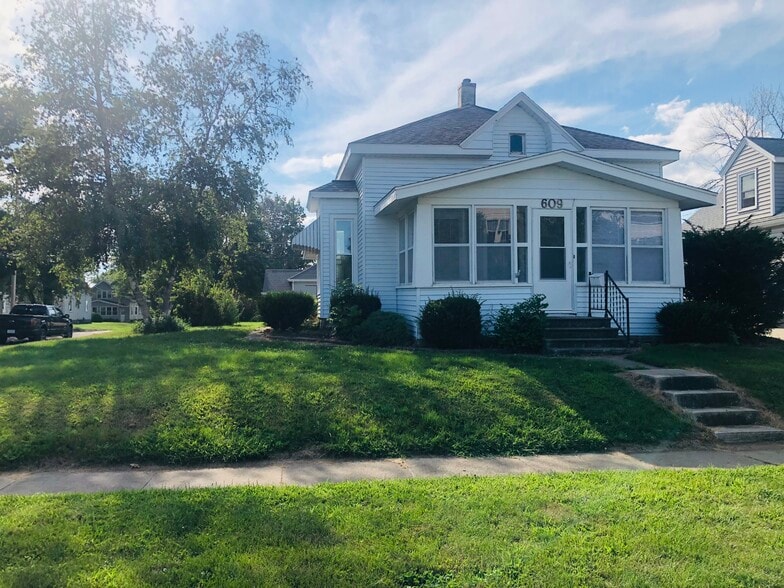 Street view - 609 Blackhawk St