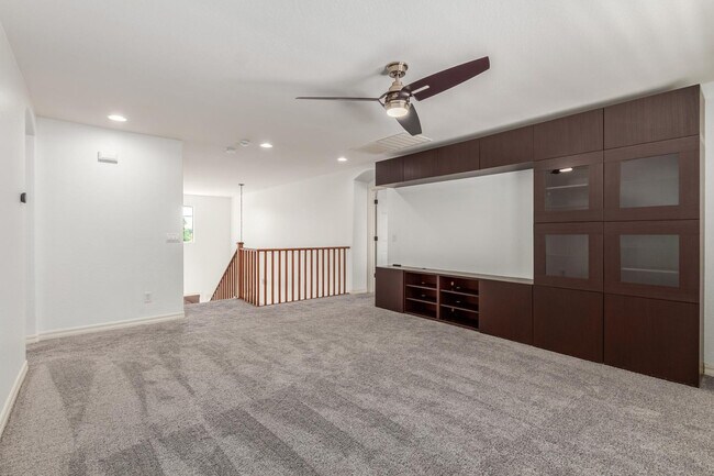 Building Photo - 622 W San Carlos Way