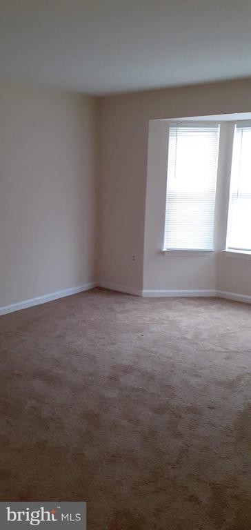 Building Photo - 9605 Lake Point Ct