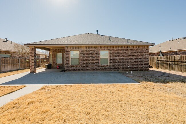 Building Photo - 3906 Oporto St