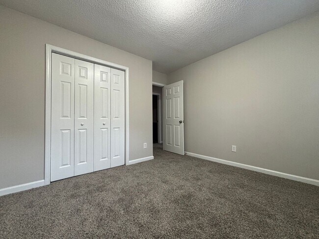 Building Photo - A Great Space on Pine Valley Court