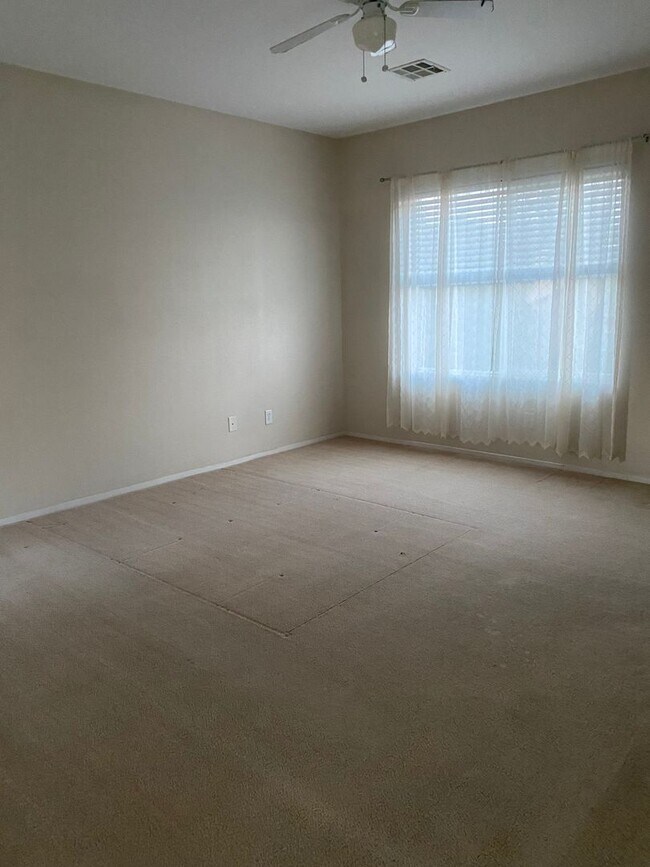 Building Photo - DOWITCHER