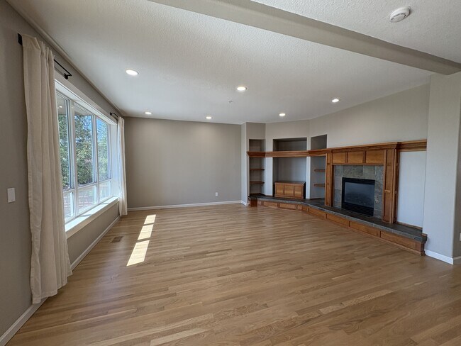 Building Photo - 10630 SW Kable St