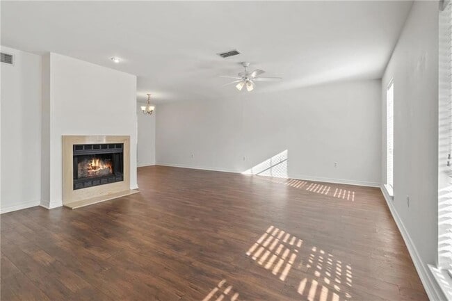 Building Photo - 520 Cedarwood Dr