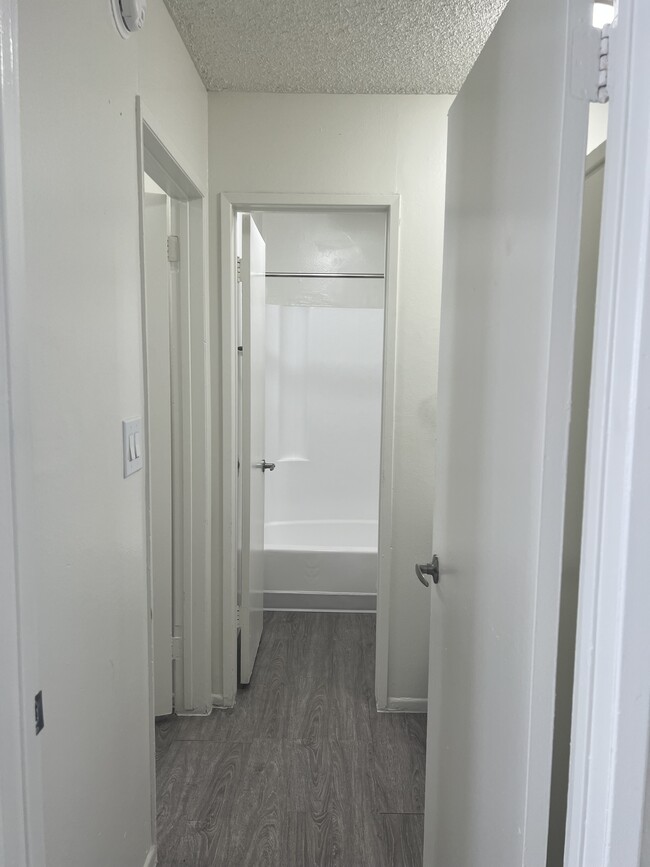 1 bedroom bathroom - Emerald Pointe Apartment