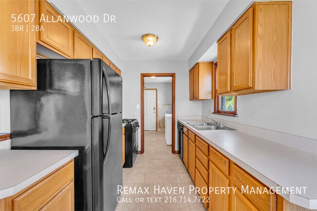Building Photo - 5607 Allanwood Dr