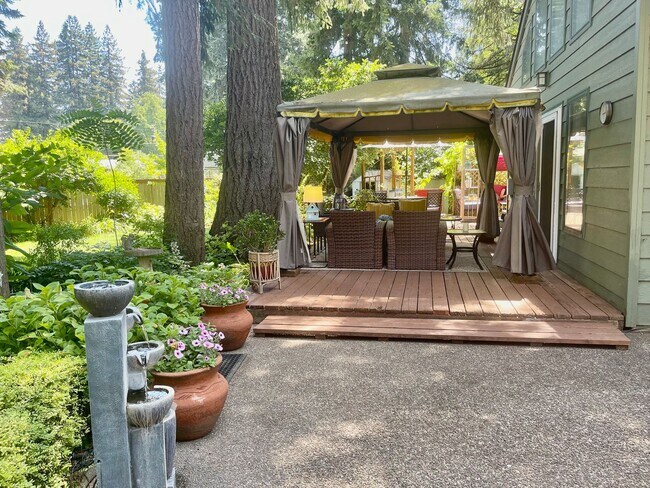 Building Photo - Tastefully Updated Home with a Beautifully...